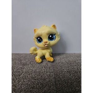 Littlest Pet Shop #251 Ilio Fairmist Yellow Chow Chow Dog Blue Eyes LPS